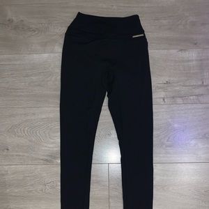 WHITNEY SIMMONS GYMSHARK BLACK LEGGINGS
